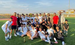 Adıyaman Belediyespor U-18 takımı şampiyon oldu