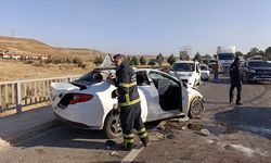 Adıyaman'da iki otomobilin çarpıştığı kazada 1'i ağır 3 kişi yaralandı