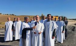 Başkan Yetiş, beyaz giysilerle Adıyaman-Kahta Yolun'da artan kazalara tepki gösterdi - Videolu Haber