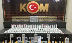 Gümrük kaçağı 25 cep telefonu ele geçirildi