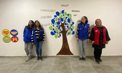 Besni'de Gönüllü Gençlerden İlkokula Renkli Dokunuş