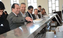 Dicle Üniversitesi Rektörü Prof. Dr. Eronat öğrencilerle bir araya geldi