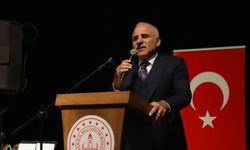 Diyarbakır Valisi Zorluoğlu, Öğretmen Günü kutlamasında hayatını değiştiren öğretmenini anlattı