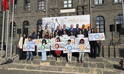 Diyarbakır'da resim ve fotoğraf yarışmasında dereceye girenlere ödülleri verildi