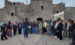 Şehit ve gazi çocukları tarihi mekanları gezdi