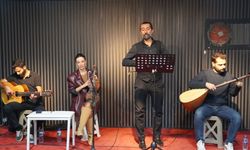 Şair Murat Kayış'tan şiir ve müzikle dolu bir gece