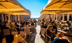 Kafe ve restoranlarda zorunlu masa ücreti yasaklandı