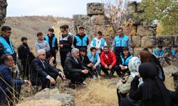 Gençler 'Sonbaharın Renkleri Doğa Yürüyüşü'nde buluştu