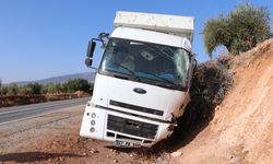 Kilis'te zincirleme kazada 3 araçta hasar oluştu
