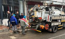 Mardin'de belediye ekiplerinden sağanak sonrası çalışma