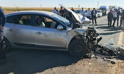 Mardin'de iki otomobilin çarpışması sonucu 1'i ağır 6 kişi yaralandı
