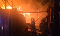 Şanlıurfa'da marangoz atölyesinde çıkan yangın söndürüldü