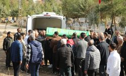 Siirt'te evinde ölü bulunan akademisyenin cenazesi toprağa verildi