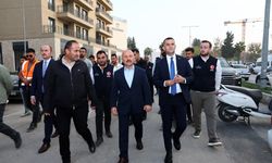 Vali Varol, Atatürk Bulvarı'ndaki işyerlerini ziyaret etti