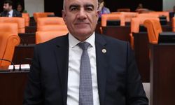 Özhan; "Atatürk, birçok ulusa ilham kaynağı olmuştur.”