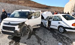 Besni’de zincirleme trafik kazası: 5 yaralı