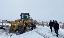 Besni Kaymakamı karla mücadele çalışmalarını yerinde denetledi