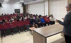 Besni’de Öğrenciler Umre Hakkında Bilgilendiriliyor