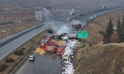 Gaziantep'te çarpışan 3 tırda yangın çıktı