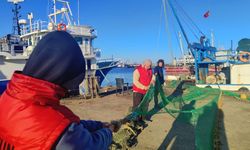 Karadeniz’de Fırtına Balıkçıları Kıyıya Bağladı