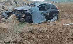 Nurdağı'nda devrilen otomobilin sürücüsü yaralandı