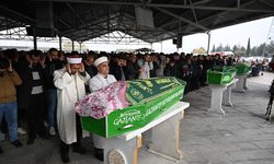 Kazada ölen 2 kişinin cenazesi Gaziantep'te defnedildi