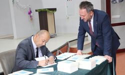 Siirt'te zihinsel engelli Aslan Çevik şiir kitabı yazdı