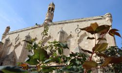 Tarihin izleri Şanlıurfa'daki 'Fırfırlı Cami'de birleşiyor