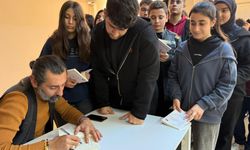 Yazar Şair Murat Kayış, Bilgi Anadolu Lisesi öğrencileriyle buluştu - Videolu Haber