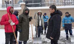 Adıyaman Belediyesi ekiplerinden kesintisiz kar mesaisi