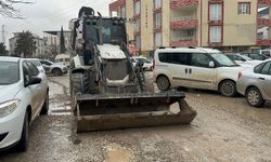 Adıyaman Belediyesi'nden bozulan yollara müdahale