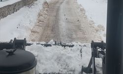 Gölbaşı'da karla mücadele çalışmaları aralıksız sürüyor