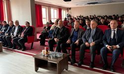 Akçakale'de Medya Okuryazarlığı ve Gazetecilik Paneli ilgiyle takip edildi