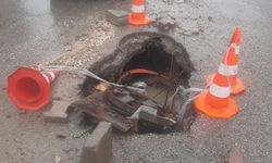 Alitaşı Mahallesi'nde aylardır yapılmayan Telekom çukuru tehlike saçıyor