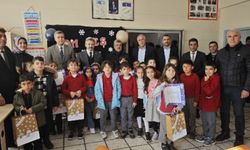 Ahmet Aydın'dan Gerger'de Karne Dağıttı