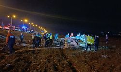 Otomobiller çarpıştı; 3 kişi öldü, 3 kişi yaralandı