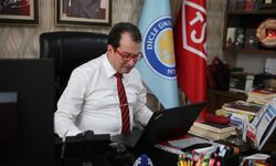 Dicle Üniversitesi Rektörü 'Yılın Kareleri'ne oy verdi