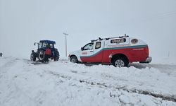 Yeni doğan bebek ve annesi hastaneye ulaştırıldı