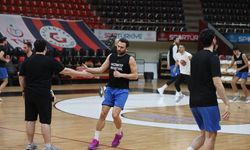 Gaziantep Basketbol zirveden inmek istemiyor
