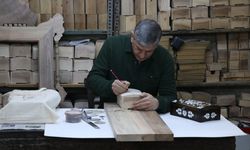 40 yıldır sedef kakmayı yaşatmaya çalışıyor