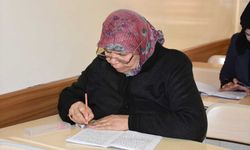 Gaziantep'te 65 yaşındaki kadın okuma yazma öğrendi