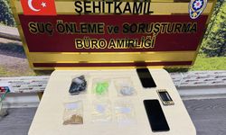 Gaziantep'te ruhsatsız silahlarla birlikte 3 şüpheli yakalandı