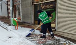 Kahta Belediyesi karla mücadele çalışmalarını sürdürüyor