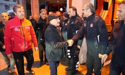 Kar mesaisindeki belediye ekiplerine protokolden ziyaret