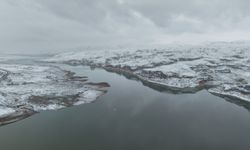 Ilısu Barajı Kar Yağışıyla Beyaza Büründü