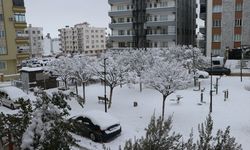 Kilis'te kar yağışı etkisini sürdürüyor