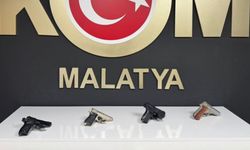 Malatya'da ruhsatsız silah operasyonu: 3 tabanca ele geçirildi