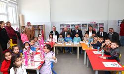 Vali Varol, Mehmetçik İlkokulu'nda karne dağıttı