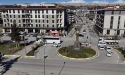 Adıyaman'daki 'saat kulesi' 3 yıldır 04.17'yi gösteriyor