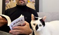 6 ŞUBAT DEPREMLERİNİN ÜÇÜNCÜ YILI - Enkazdan çıkararak sahiplendiği kedi ile dostluğunu kitaplaştırdı